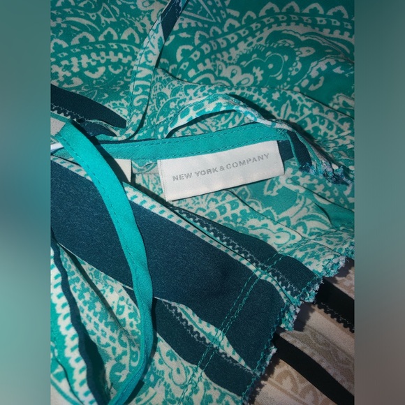 Like New Combo New York & Company Halter Tops - Picture 4 of 7